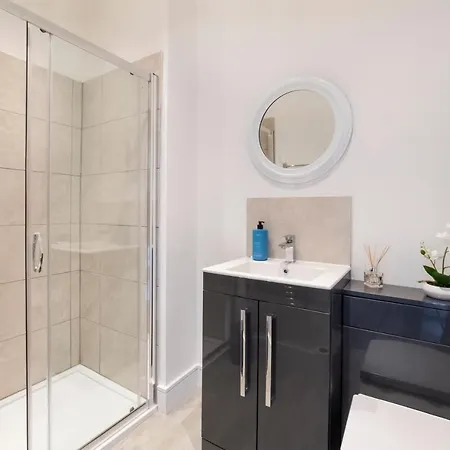 Innvigour Bespoke House With Free Parking For 3 Cars York Exterior photo