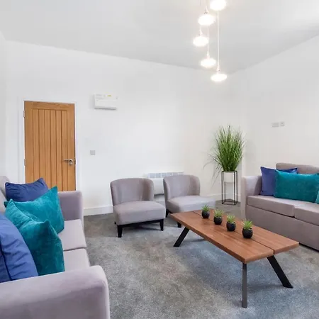Innvigour Bespoke House With Free Parking For 3 Cars York Exterior photo