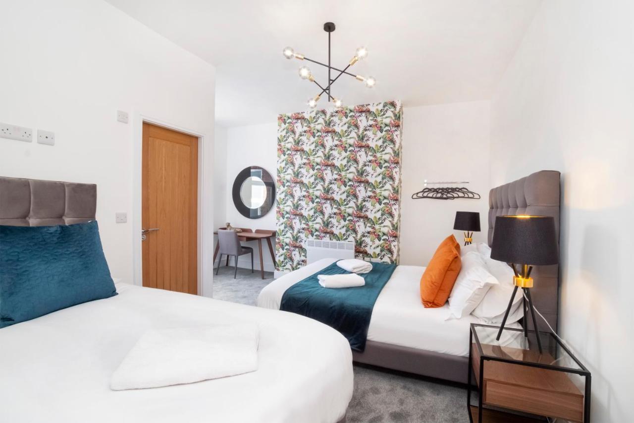 Innvigour Bespoke House With Free Parking For 3 Cars Holiday home York