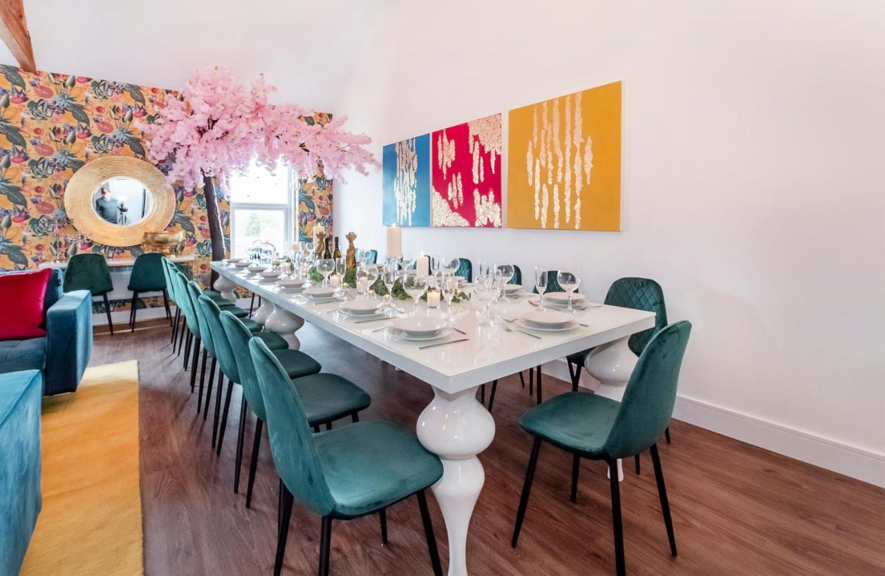 Innvigour Bespoke House With Free Parking For 3 Cars Holiday home *