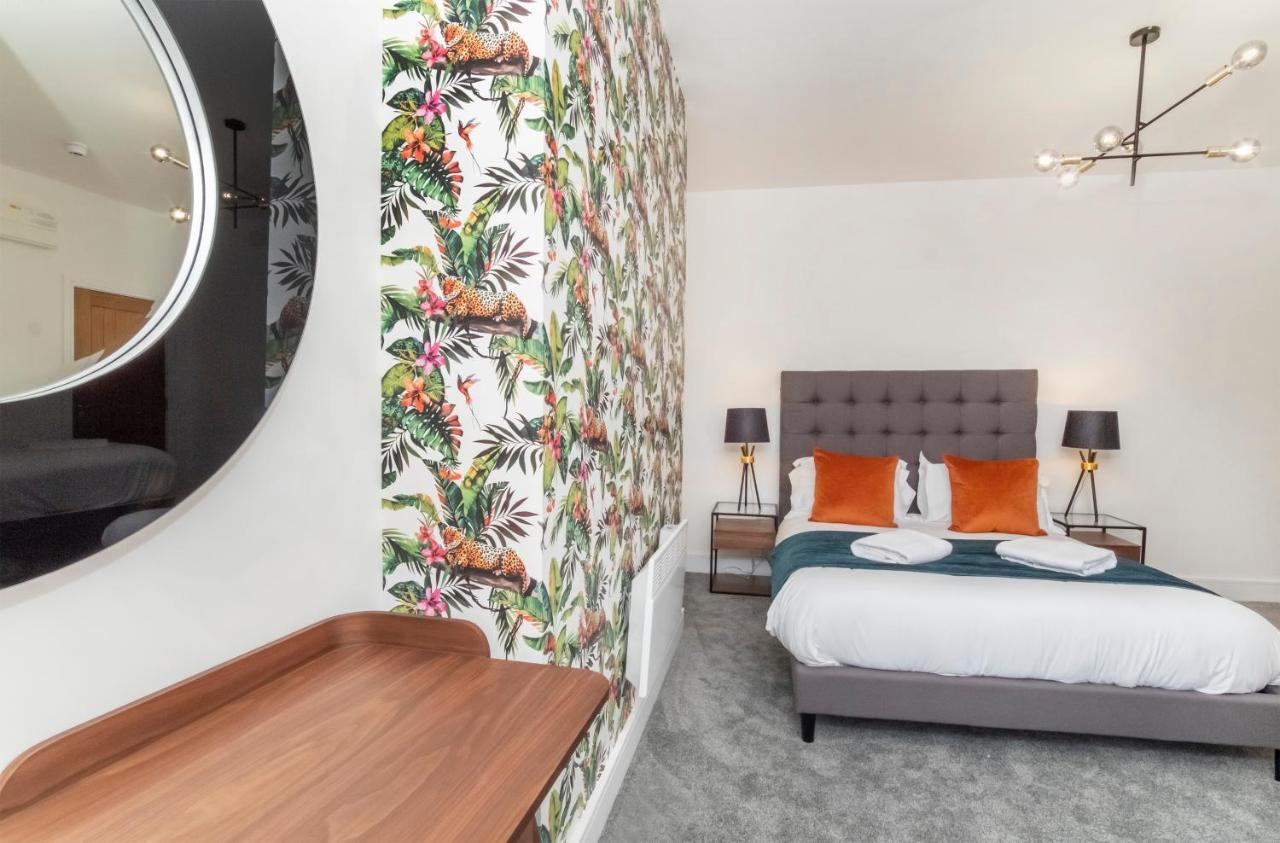 Holiday home Innvigour Bespoke House With Free Parking For 3 Cars *