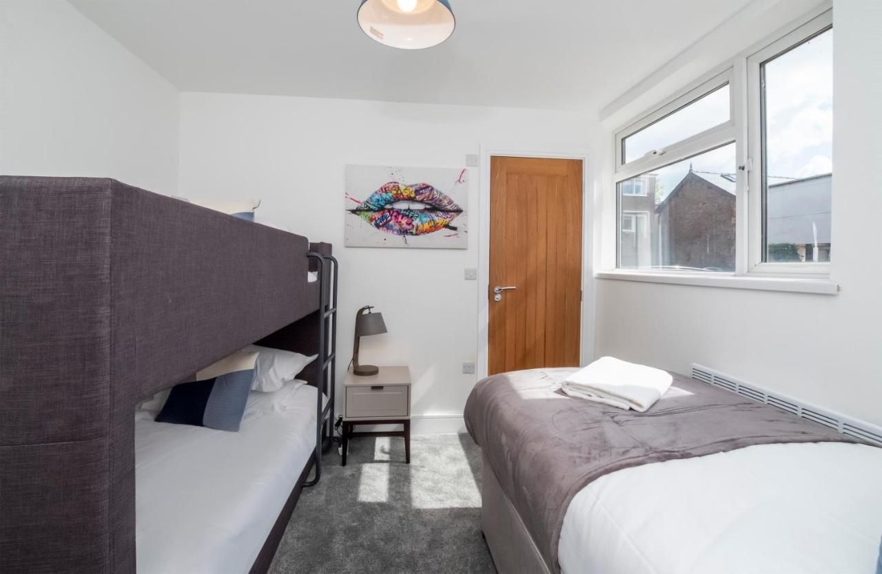 Innvigour Bespoke House With Free Parking For 3 Cars York