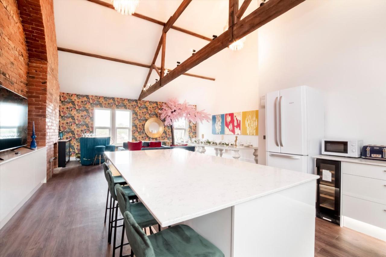 Holiday home Innvigour Bespoke House With Free Parking For 3 Cars