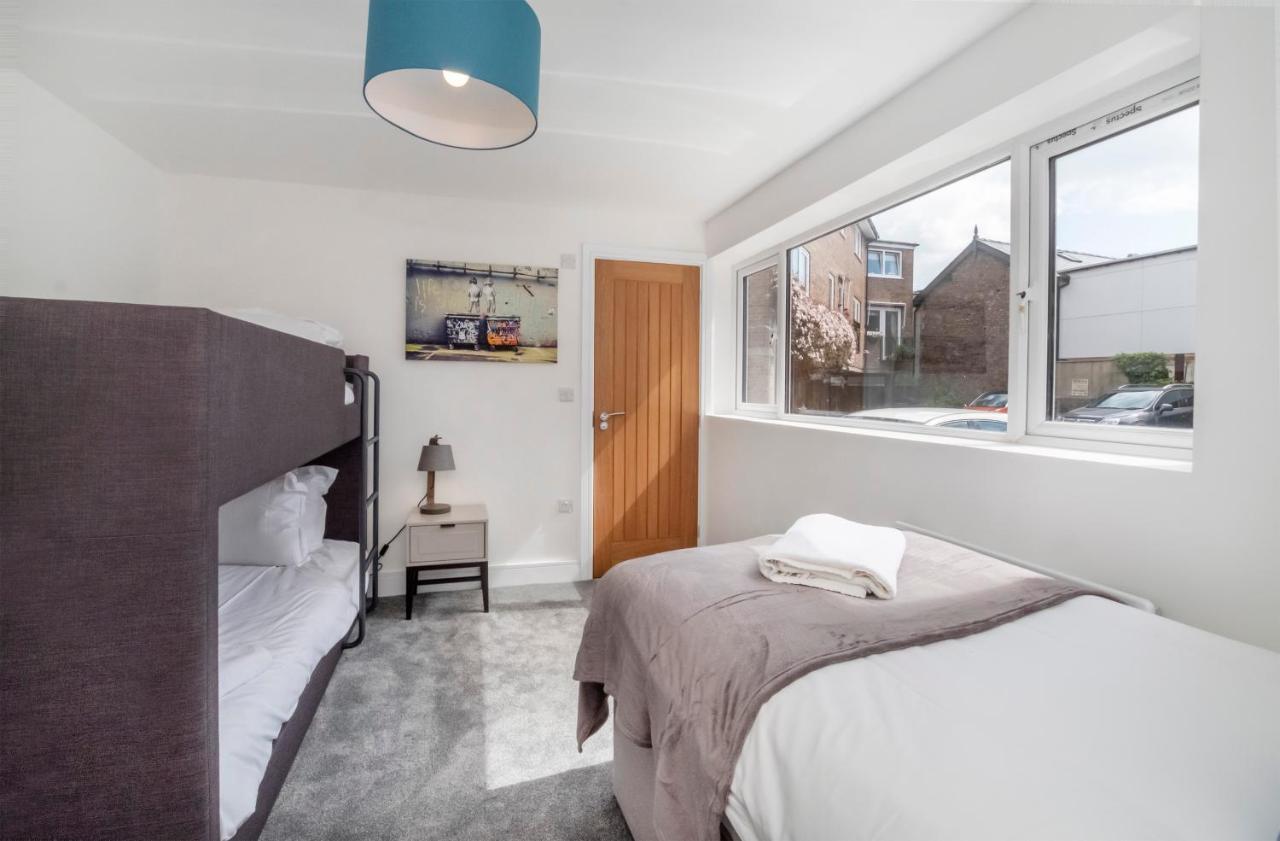 Holiday home Innvigour Bespoke House With Free Parking For 3 Cars