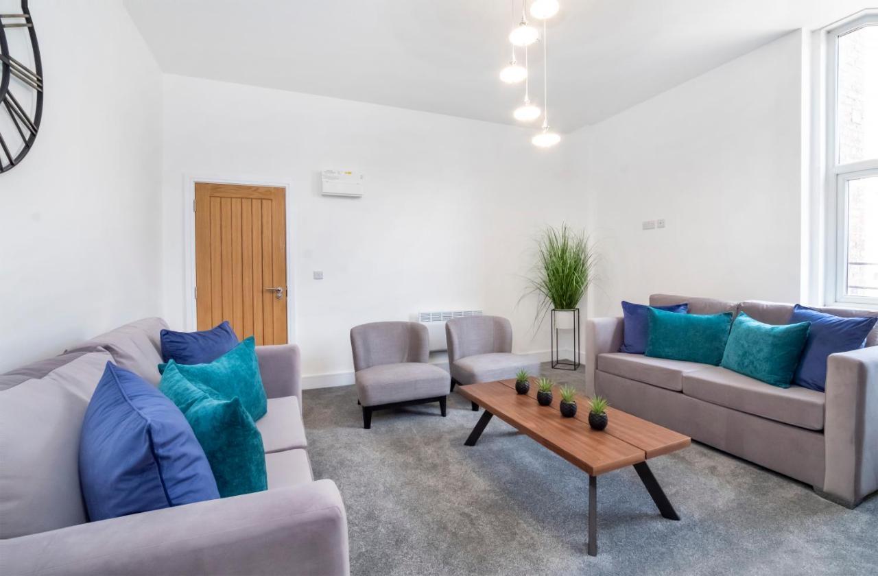 Holiday home Innvigour Bespoke House With Free Parking For 3 Cars