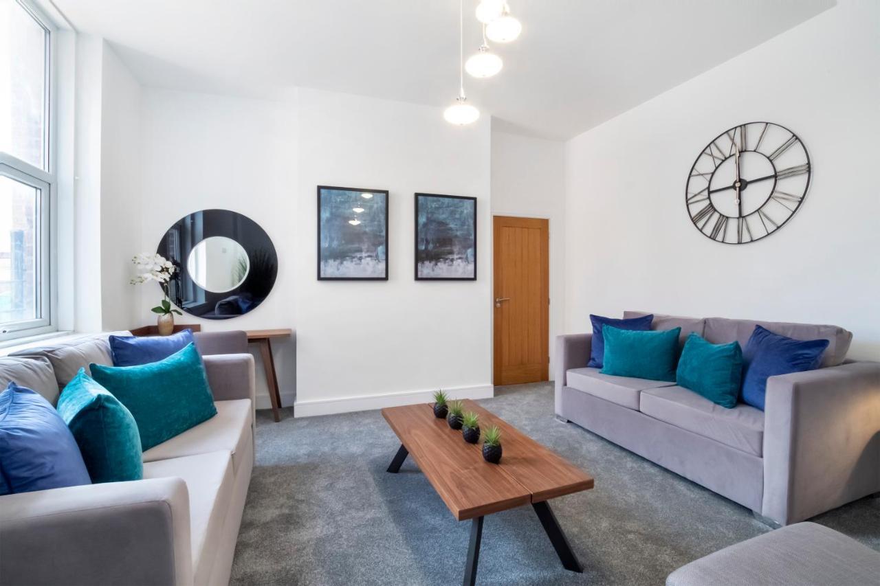 Holiday home Innvigour Bespoke House With Free Parking For 3 Cars