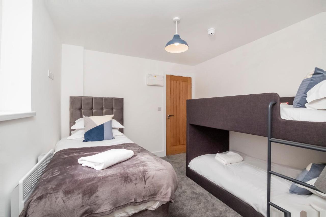 Innvigour Bespoke House With Free Parking For 3 Cars York